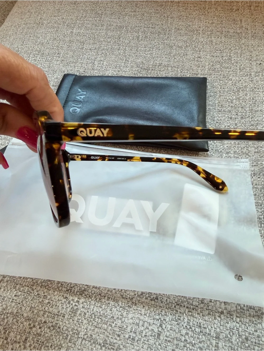 Quay On The Fly Shiny Yellow Tortoise Frame / Orange Lens Sunglasses NIB